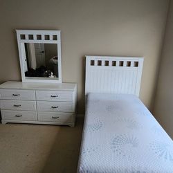 Bedroom Set. 