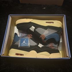 Jordan retro 4 Union Off Nior  size 10MEN