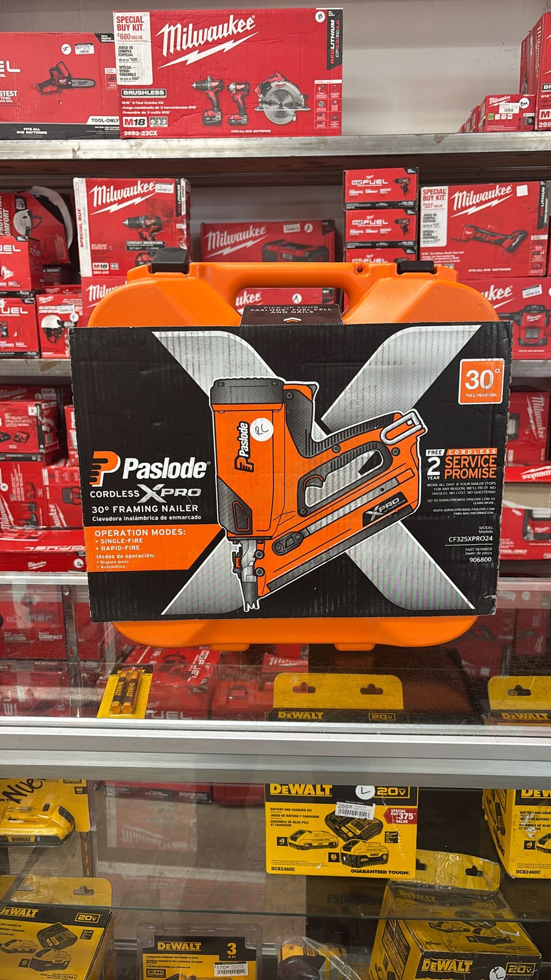 Paslode CF325XPRO 24 7.2-Volt Lithium-Ion Battery 3-1/4 in. 30 Degree Gas Powered Cordless Strip Load Framing Nailer