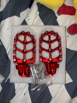 Red pegs