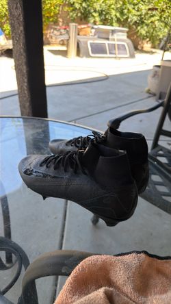 NIKE CLEATS