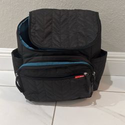 Skip Hop Diaper Bag With Changing Pad And Breastfeeding Cover 