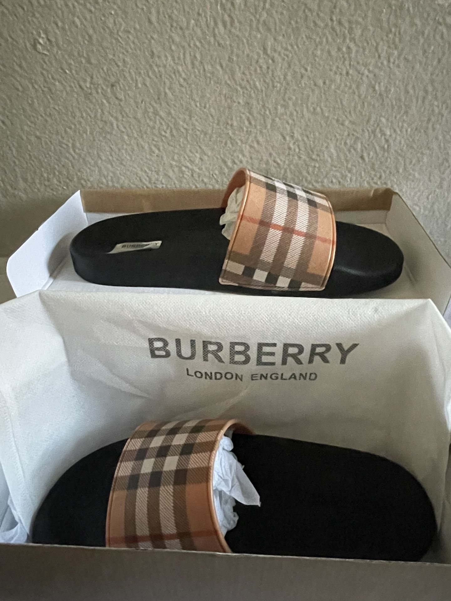 burberry sandals/slides size 8