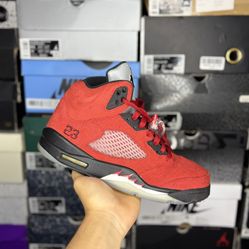 Size 9M - Jordan 5 “Raging Bull” 