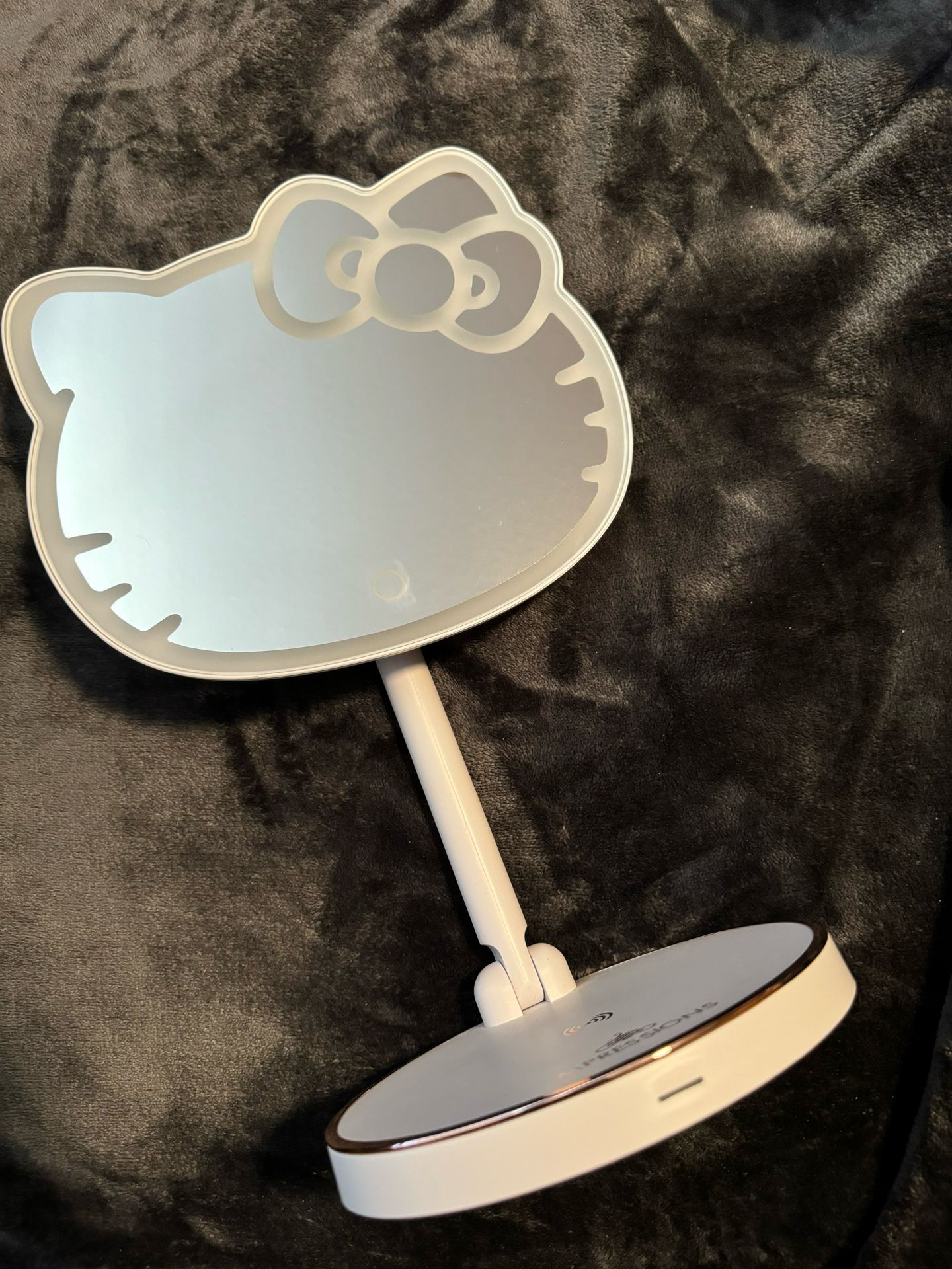 Hello Kitty Impressions LED rechargeable mirror