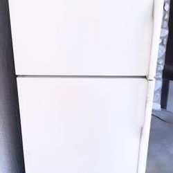 Kenmore Refrigerator 