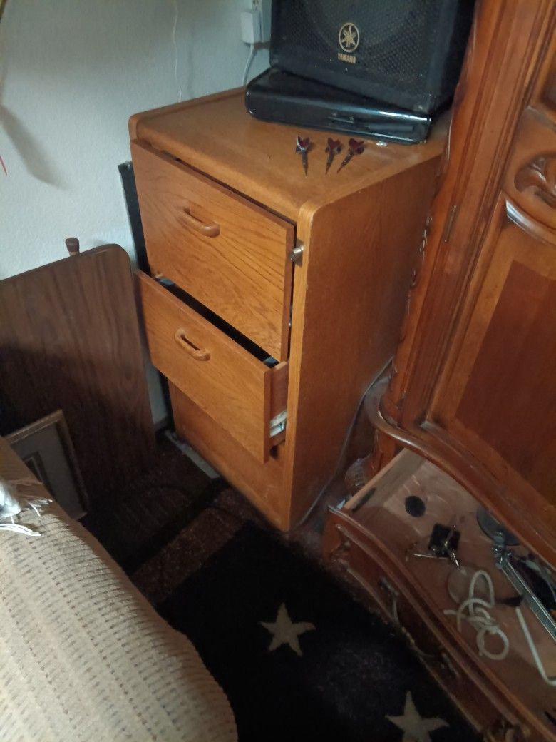 3 Drawer File Cabinet (Oak)