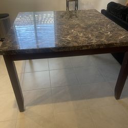 Dinning Table - Mesa De Comedor 