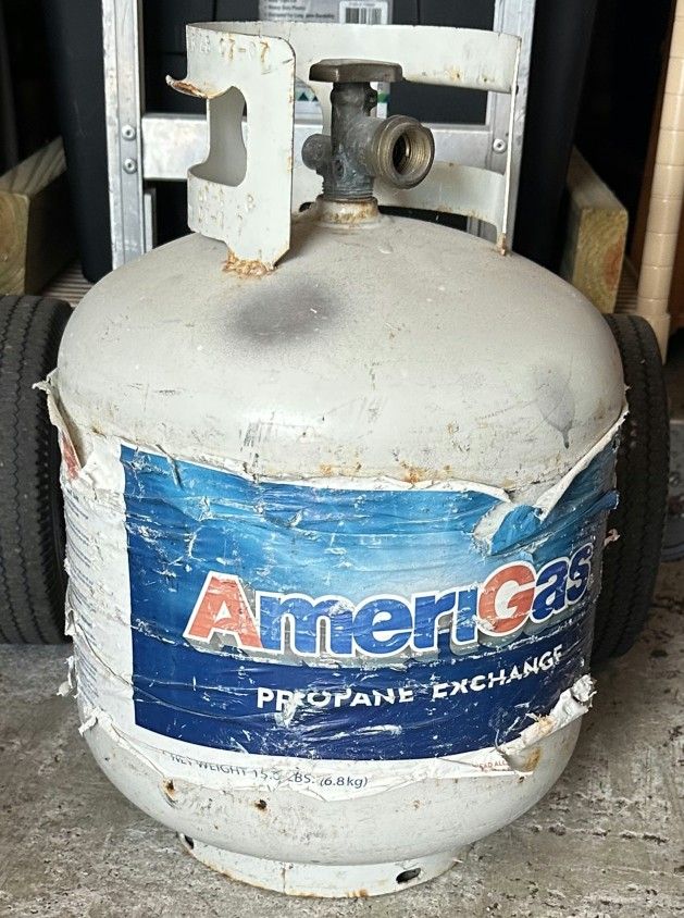 16.6 LB Propane Tank Holds Approx 4.5 Gallons