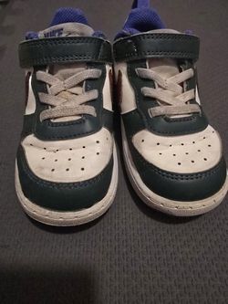 Toddler Nike Tennis Shoe