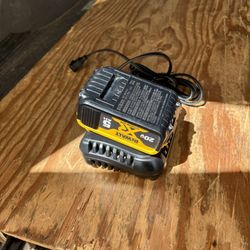 DeWalt 20V 5.0Ah Battery and Charger