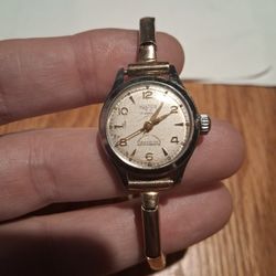 Watch Hilton Watch Swiss Stainless Steel Water Shock Resistant Runs When Wound