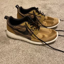 New Gold Nike Roshe Size 10.5