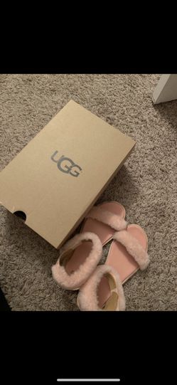 Uggs sandals