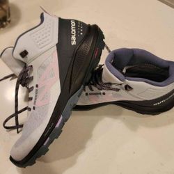 

Salomon OUTpulse Mid GORE-TEX Hiking Boots - Women's