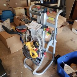 DeWalt Mitre Saw With Bosch Folding Stand