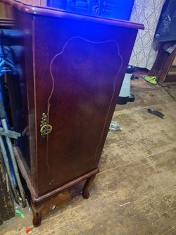 Beautiful Cherry Wood Jewelry Amore