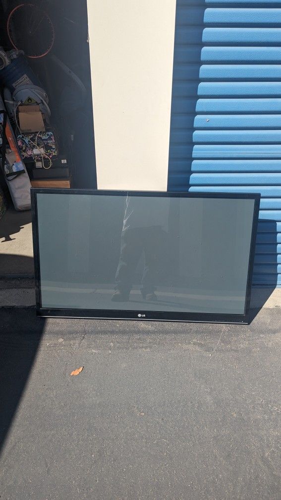 50" LG FLAT SCREEN TV