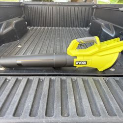NEW RYOBI 40V 120 MPH 550 CFM Cordless Battery Leaf Blower (Tool Only)