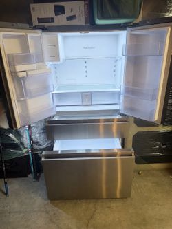 Samsung S/S 4 Door Counter Depth French Door Refrigerator for sale