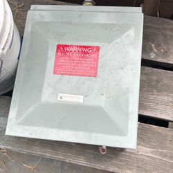 Eaton 8 Space 16 Circuit Load Center Box