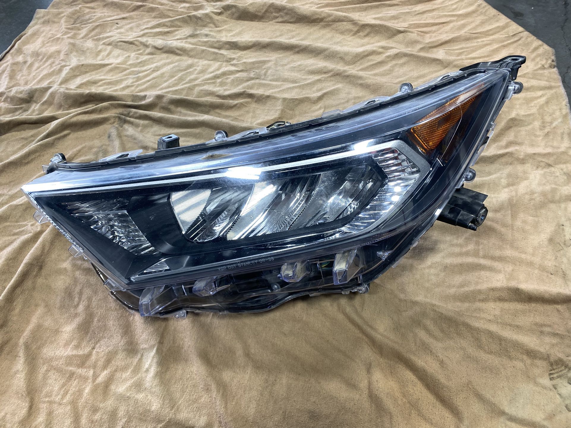 2019 RAV4 Headlight Oem