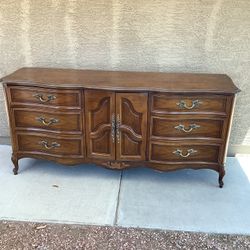 Triple Dresser