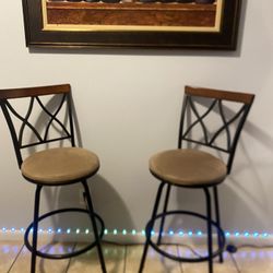 2 Barstools
