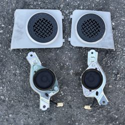 Toyota FJ cruiser rear speakers and cover 