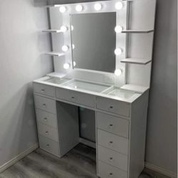 makeup vanity 