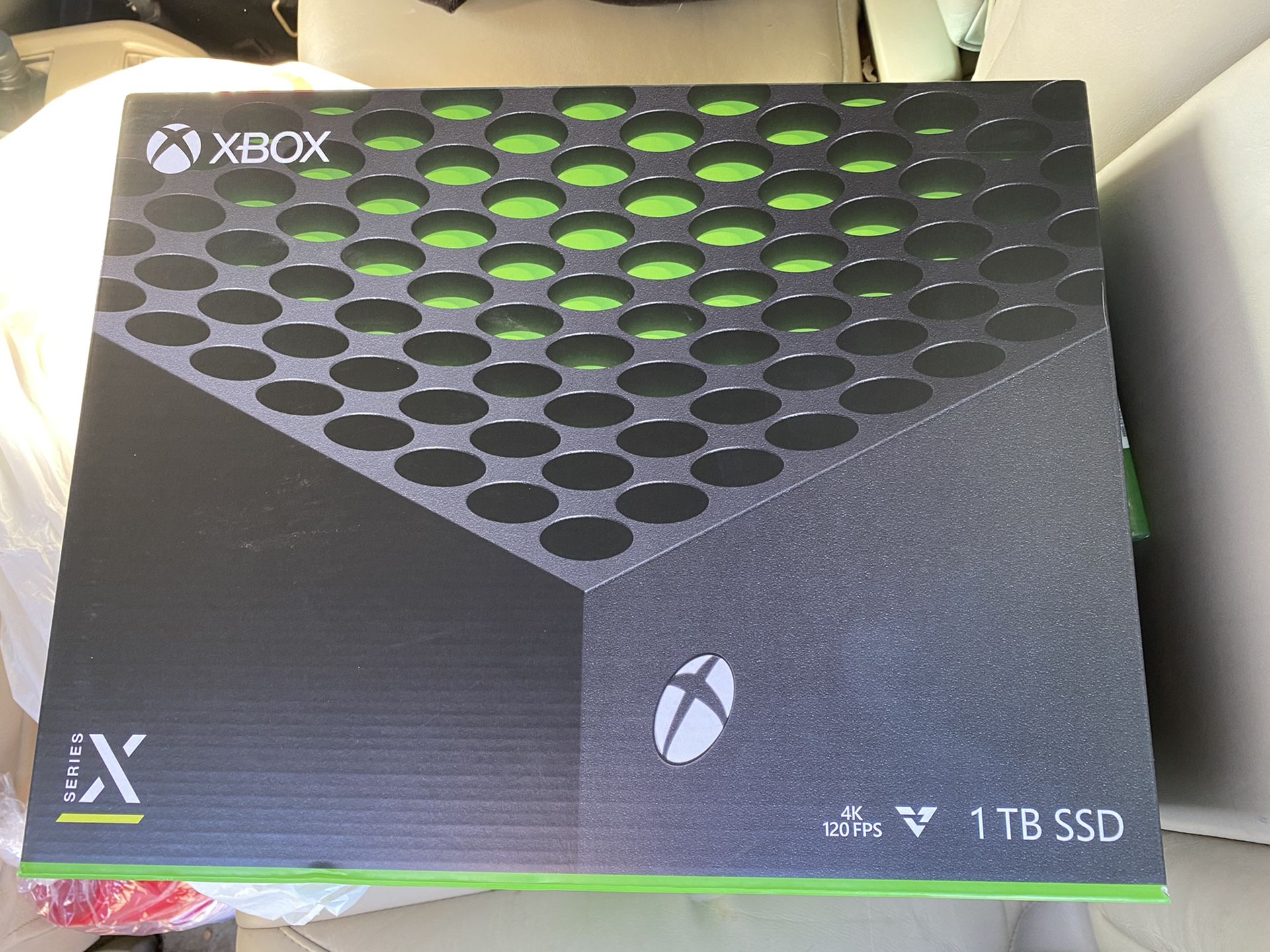 Brand New XBOX series X + extra controller