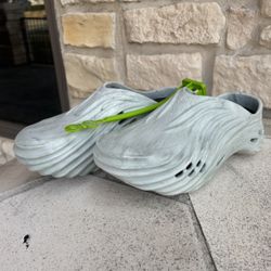 Crocs Echo Slides/Clogs Men’s Size 10