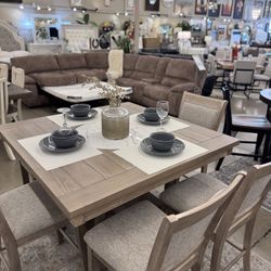 Beautiful 6pc Dining Table Set