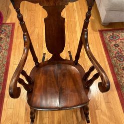 Wooden Rocking Chair 