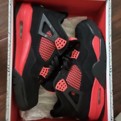 Jordan 4s