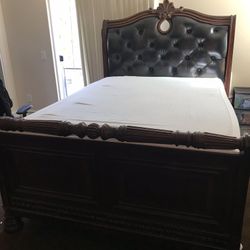 Queen Bed And Drawer