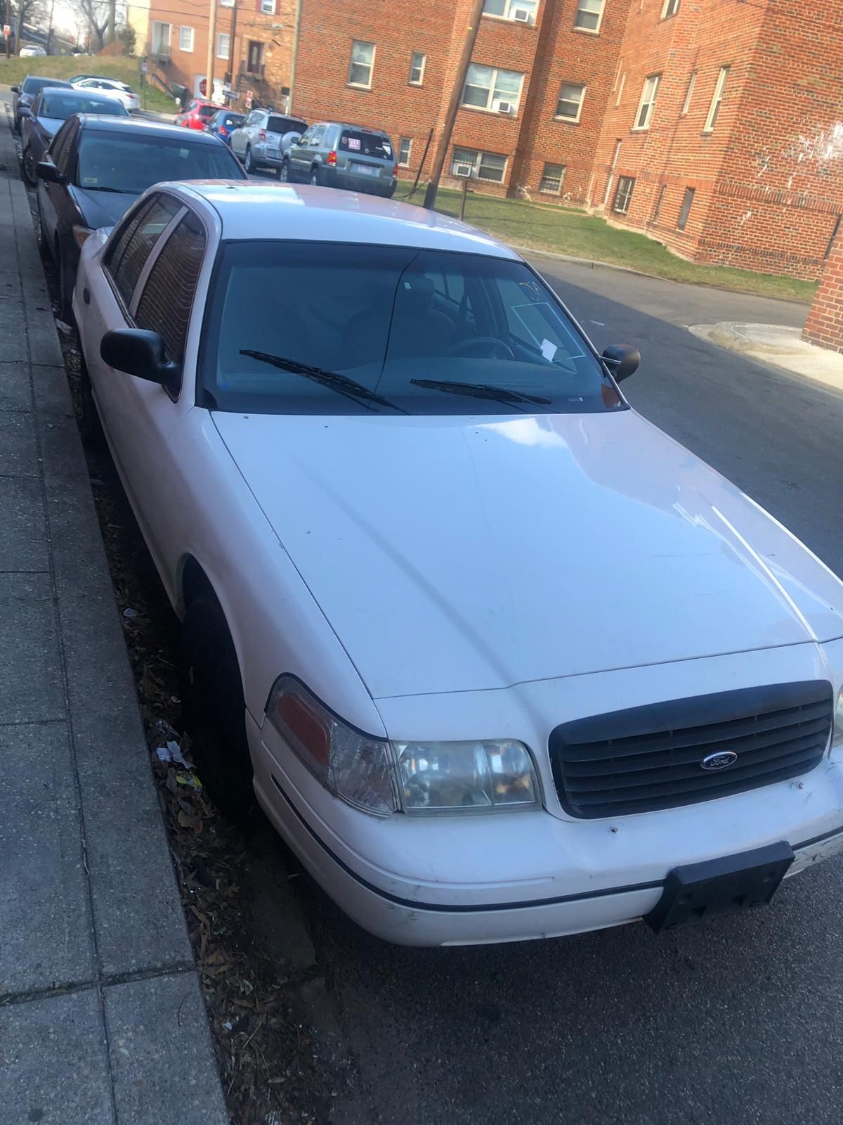 2000 Ford Crown Victoria