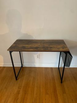 Small rustic desk table.