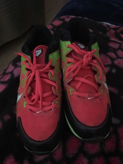 Nike fastflex softball girl shoes size 5Y