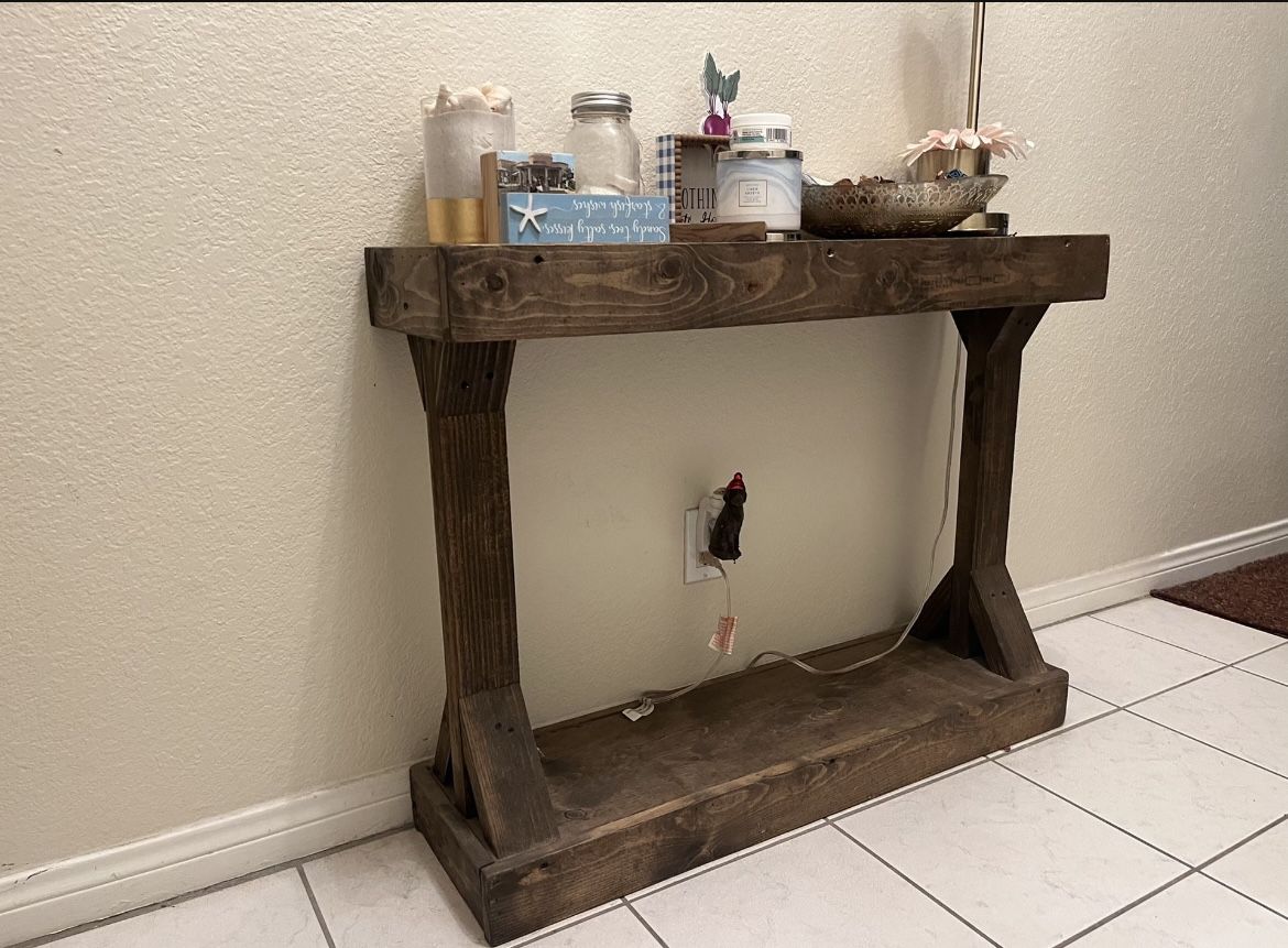 Entry Table for Sale in Palmdale, CA OfferUp