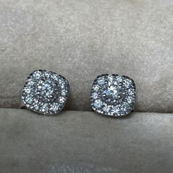 14K White Gold Diamond Halo Stud Earrings UD