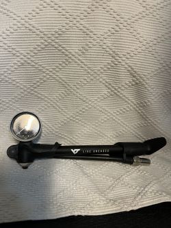 YT Industries High-pressure shock pump (max 300PSI/20.6BAR)