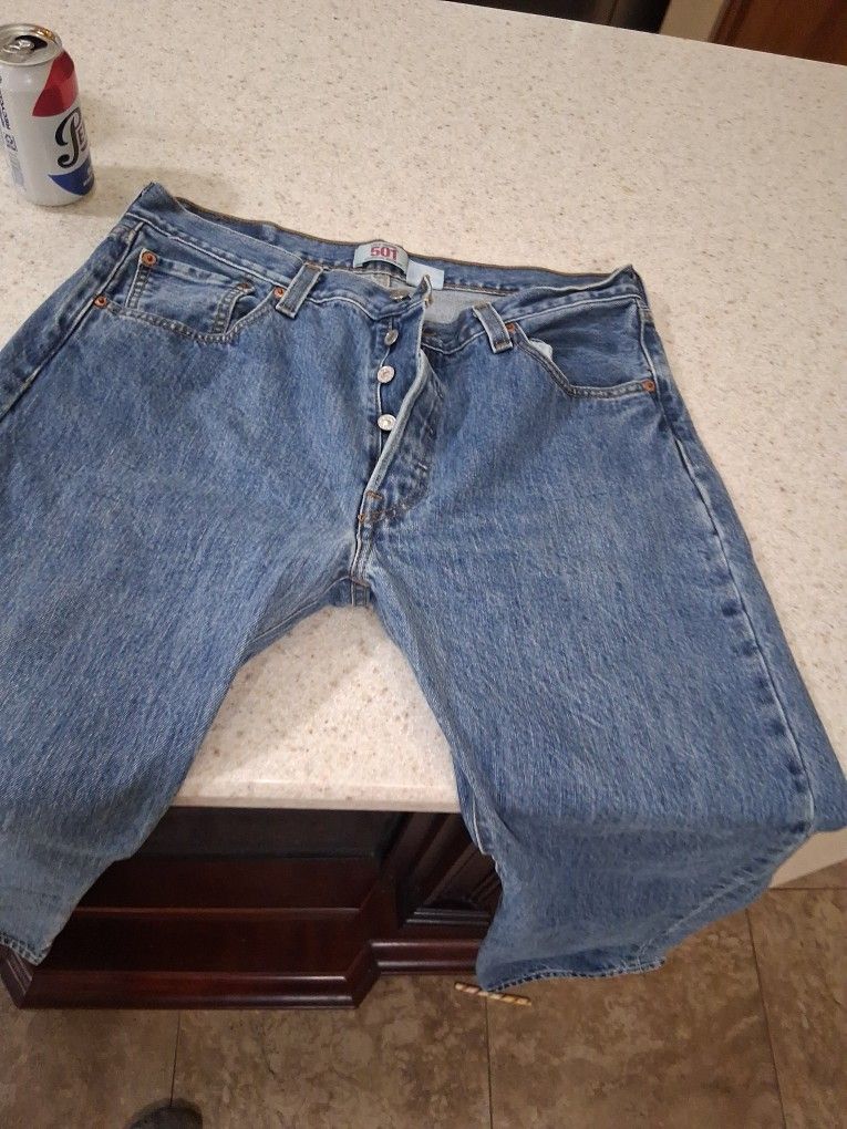 Levis 501 Button Up Or Zipper