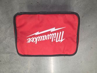 Milwaukee M12 battery ratchet