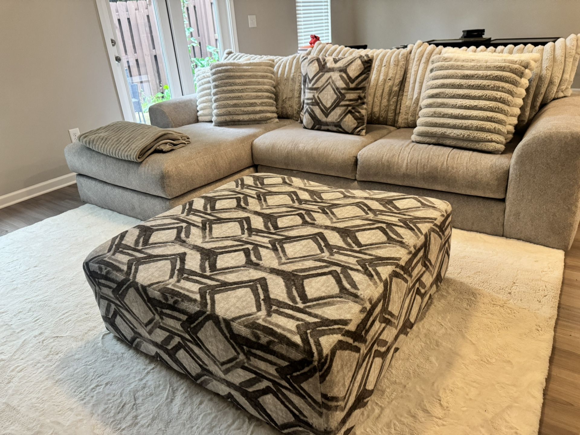 Very comfortable Moreau Street 5 Pc Living Room Seth