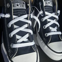 Kids Converse Size 4 , 5 , 6 Available 