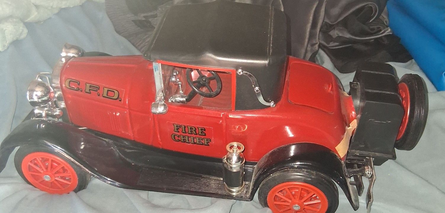 Nineteen eighty one jim bean fire truck unopened