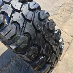 only one used tire Lt35x12.50r17 Gladiator Xcomp M/T $120.00