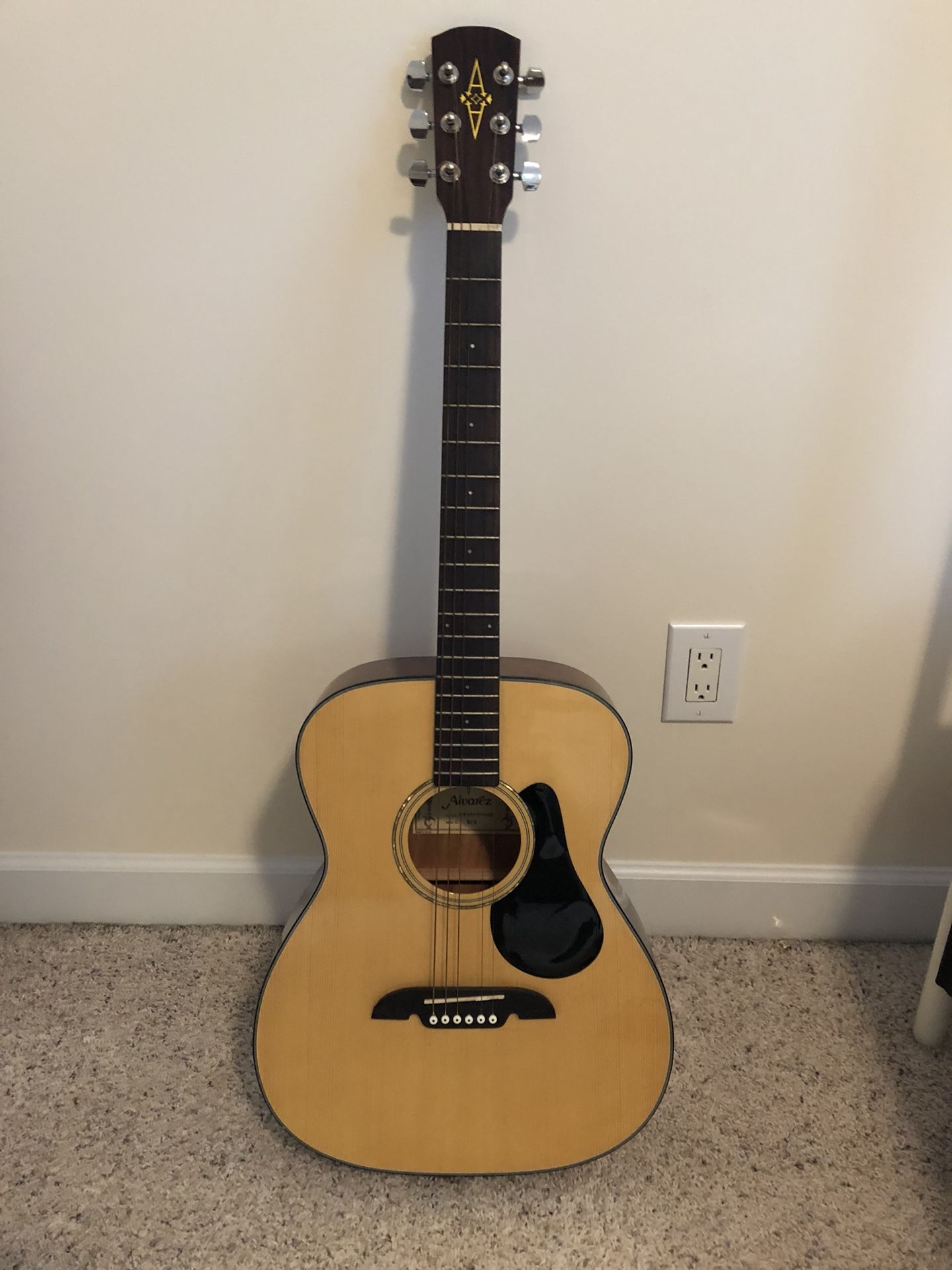 Alvarez folk guitar!!