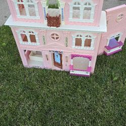 Doll House 